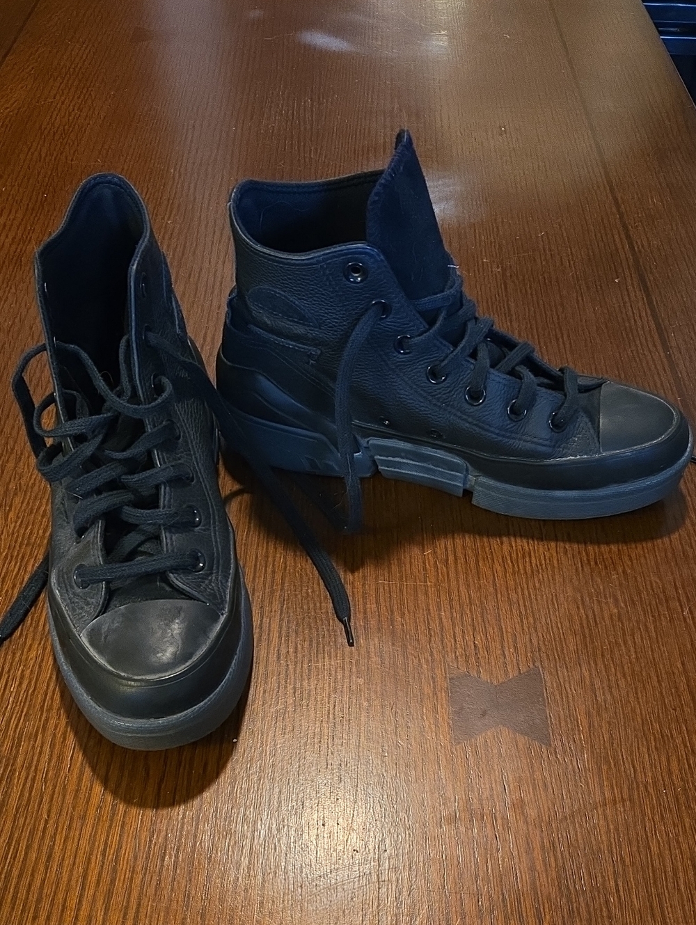 Converse Black High-Top Women's Sneakers with Textured Rubber Sole